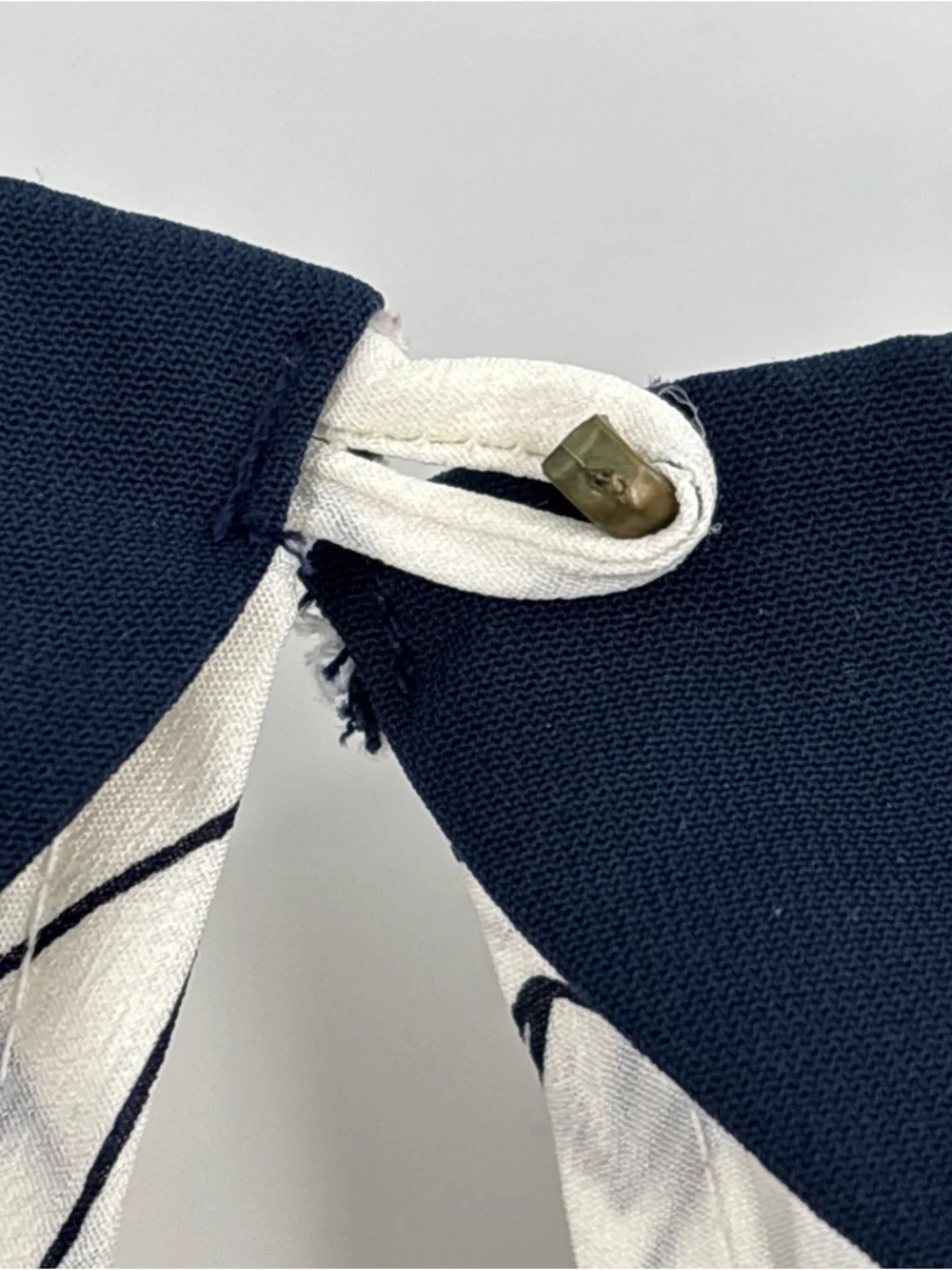 Sz XL plus sizes Forever 21 Navy and White Sailboat Print Blouse broken button - Picture 10 of 16
